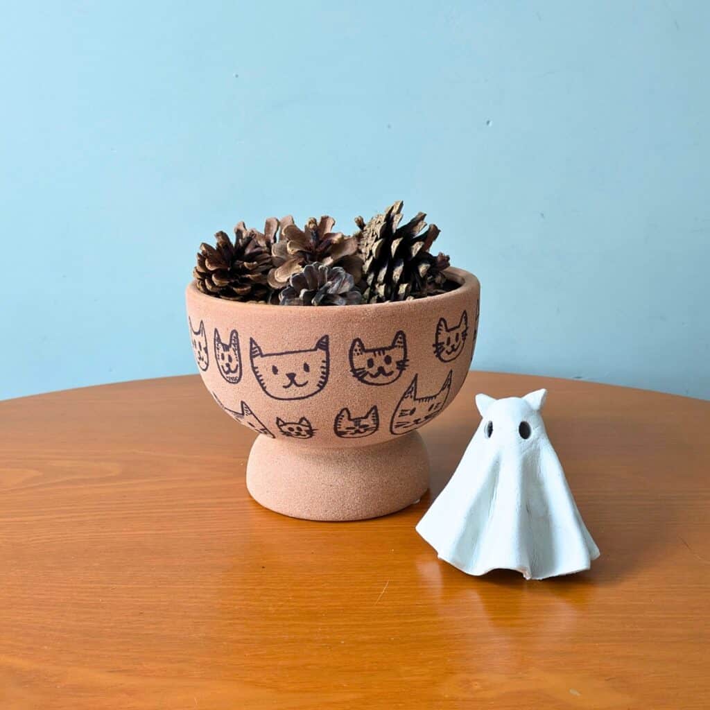 Cat craft projects Terracotta planter with cat faces