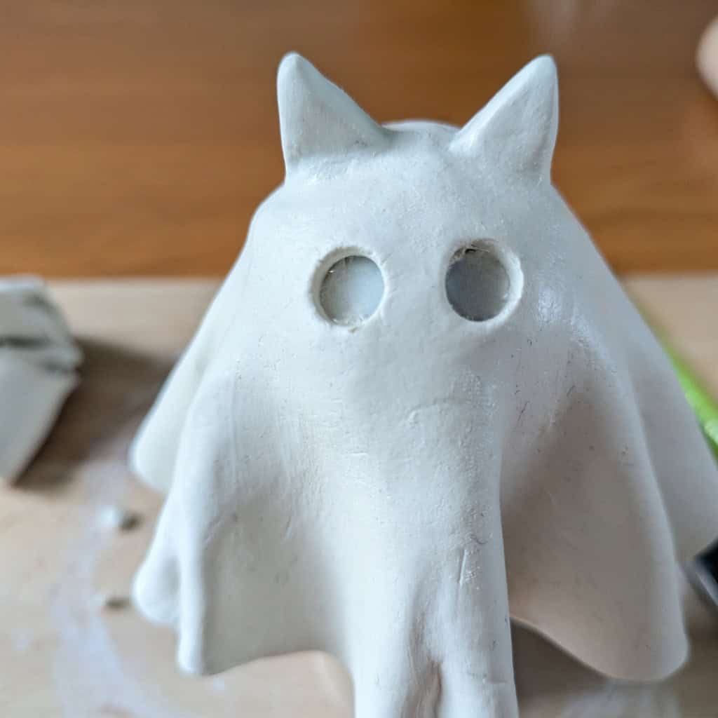 Clay ghosts DIY