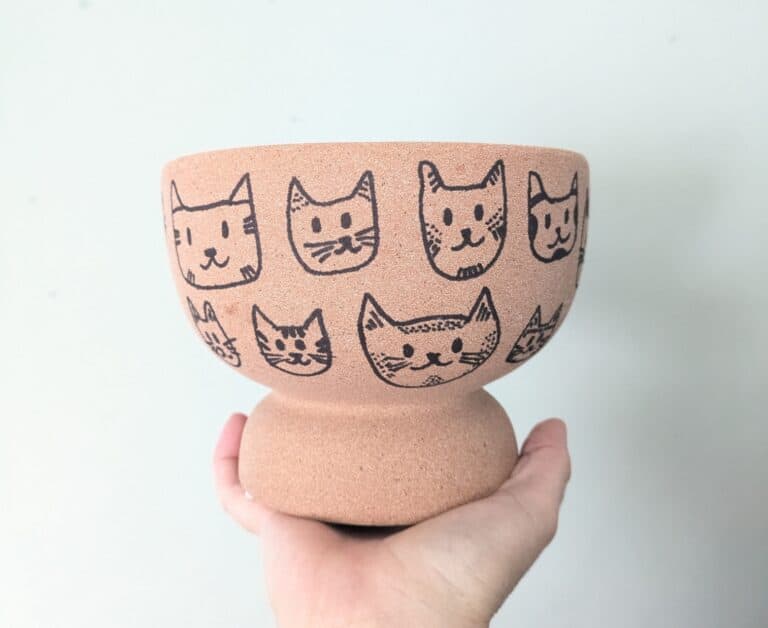 Terracotta pot for cat lovers DIY